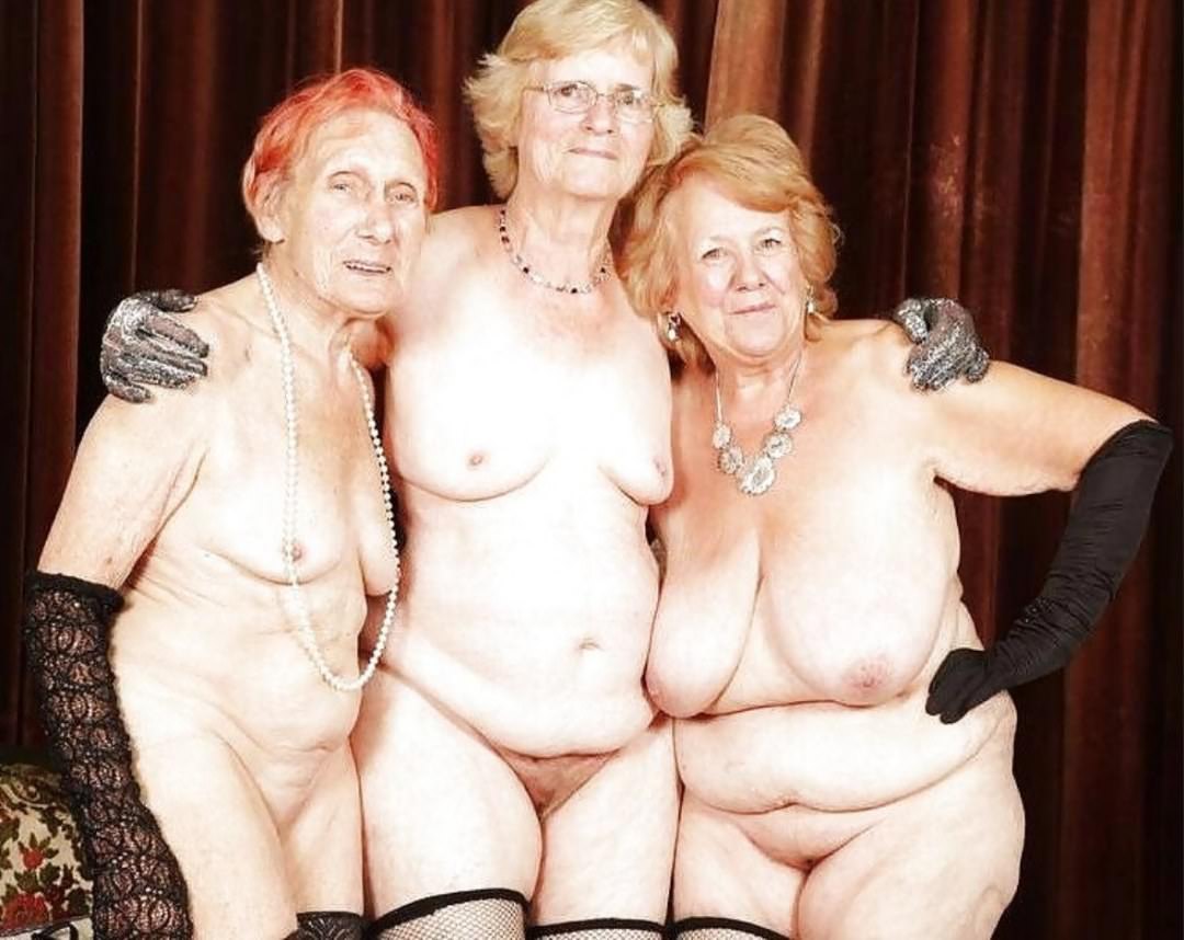 Группа голых пожилых женщин (69 фото)