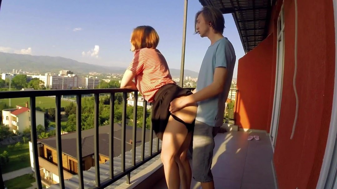 Секс на балконе с видом на море (59 фото)